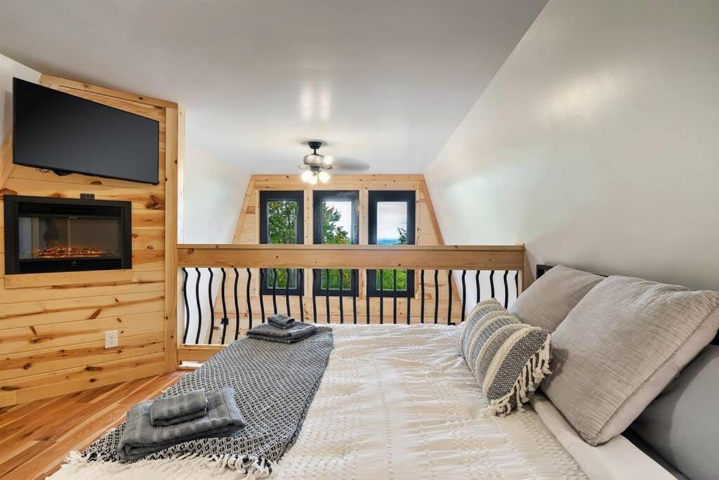 Secluded Mtn View New! 10 Mins To Gatlinburg Or Park Βίλα Εξωτερικό φωτογραφία