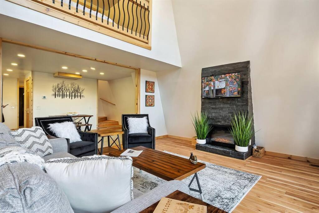 Secluded Mtn View New! 10 Mins To Gatlinburg Or Park Βίλα Εξωτερικό φωτογραφία