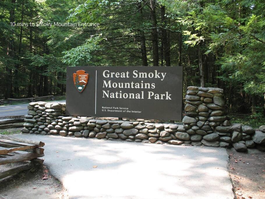 Secluded Mtn View New! 10 Mins To Gatlinburg Or Park Βίλα Εξωτερικό φωτογραφία